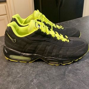 Nike Air Max Black Volt 609048-090 size 13